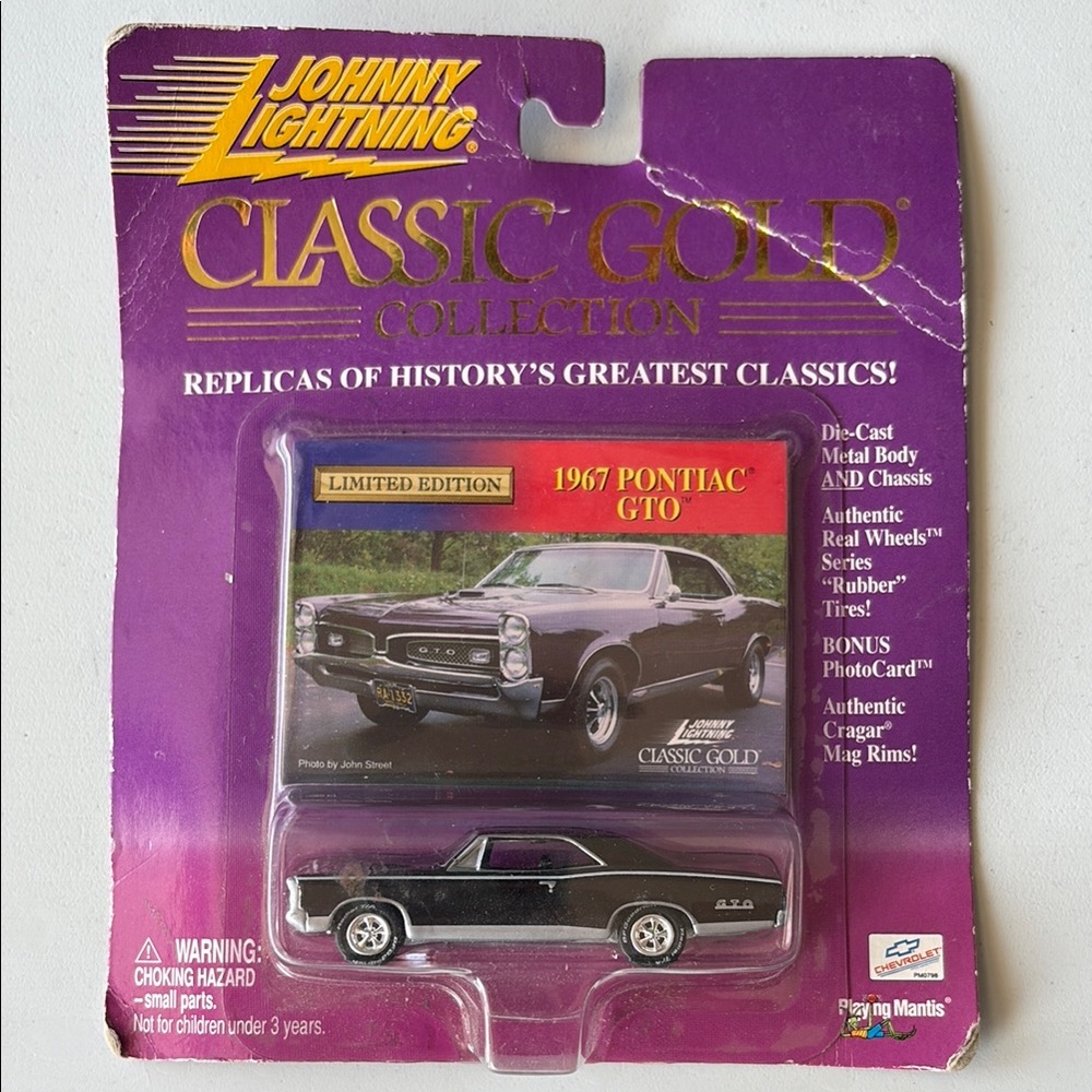 Johnny Lightning Classic Gold 1967 Pontiac GTO Die-Cast Car